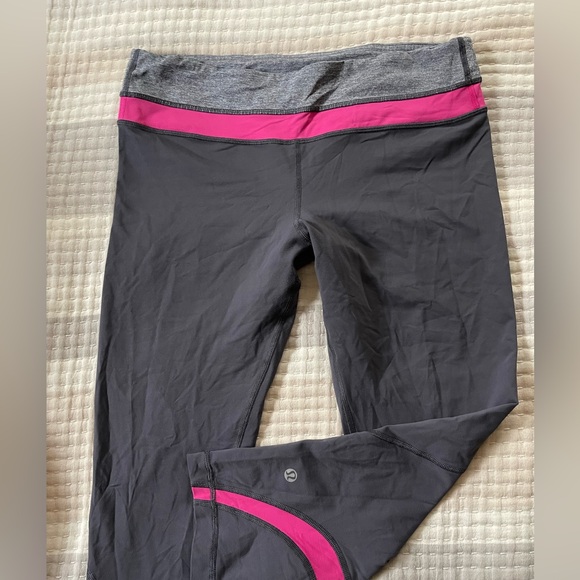lululemon athletica Pants - Lululemon Athletica Charcoal and Fuchsia Leggings